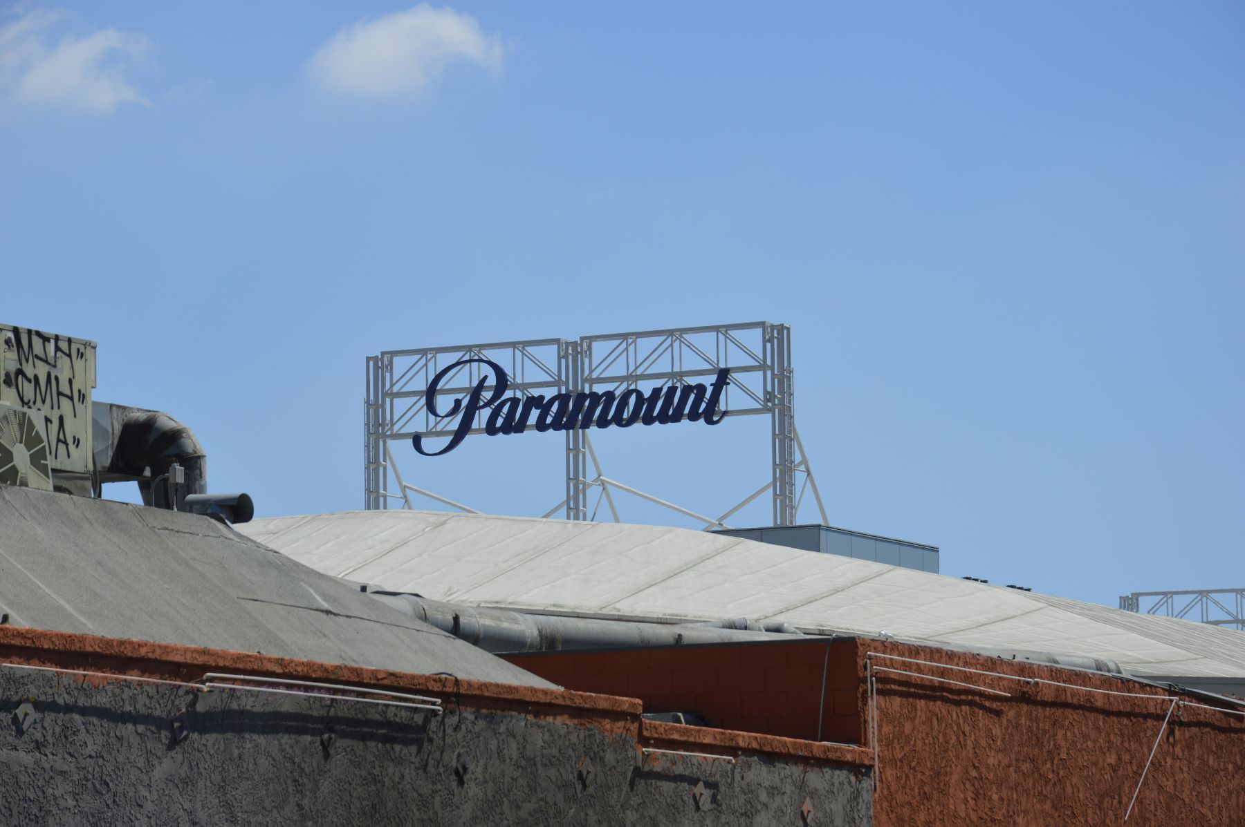 Paramount sign